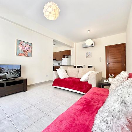 Sun Julz Apartments On The Beach Pafos Exterior foto