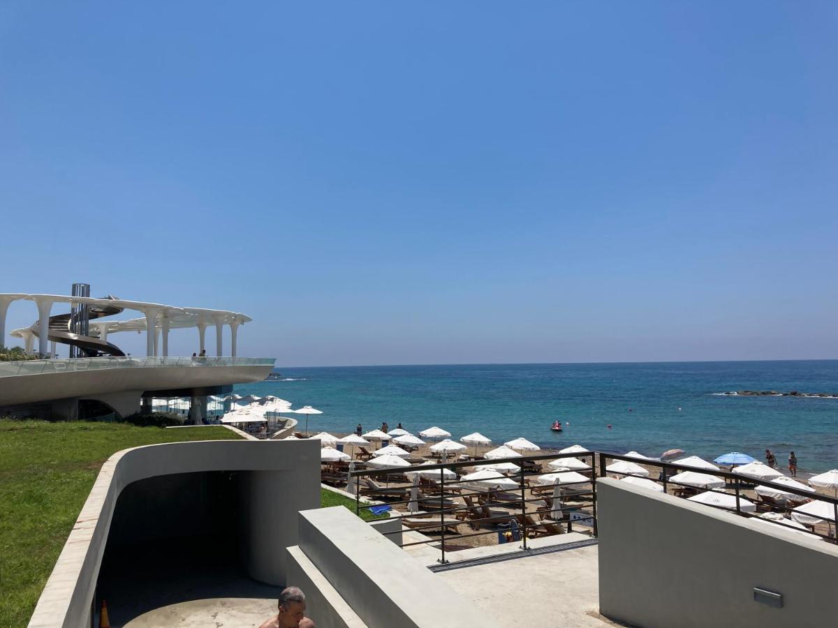 Sun Julz Apartments On The Beach Pafos Exterior foto