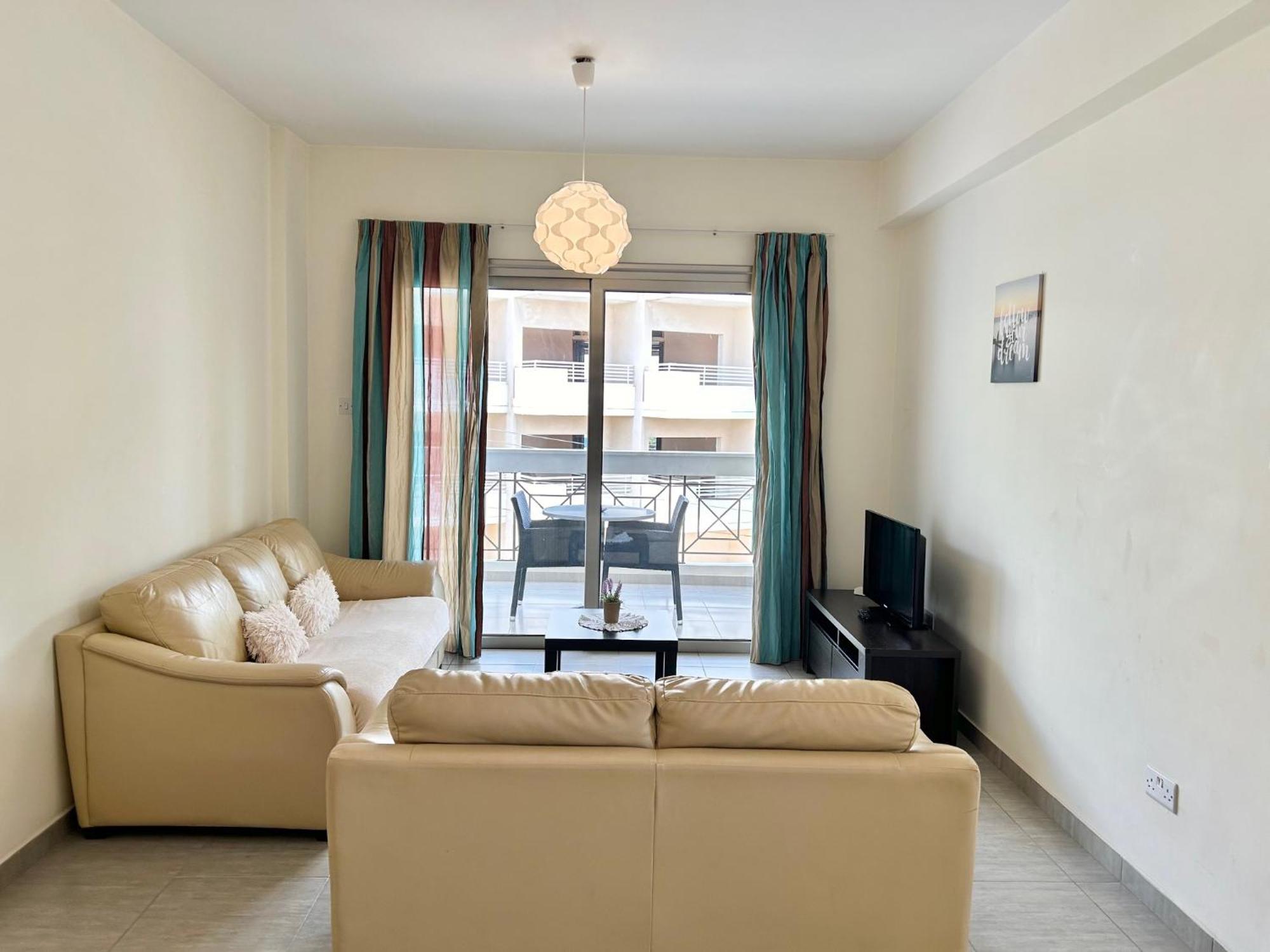 Sun Julz Apartments On The Beach Pafos Exterior foto