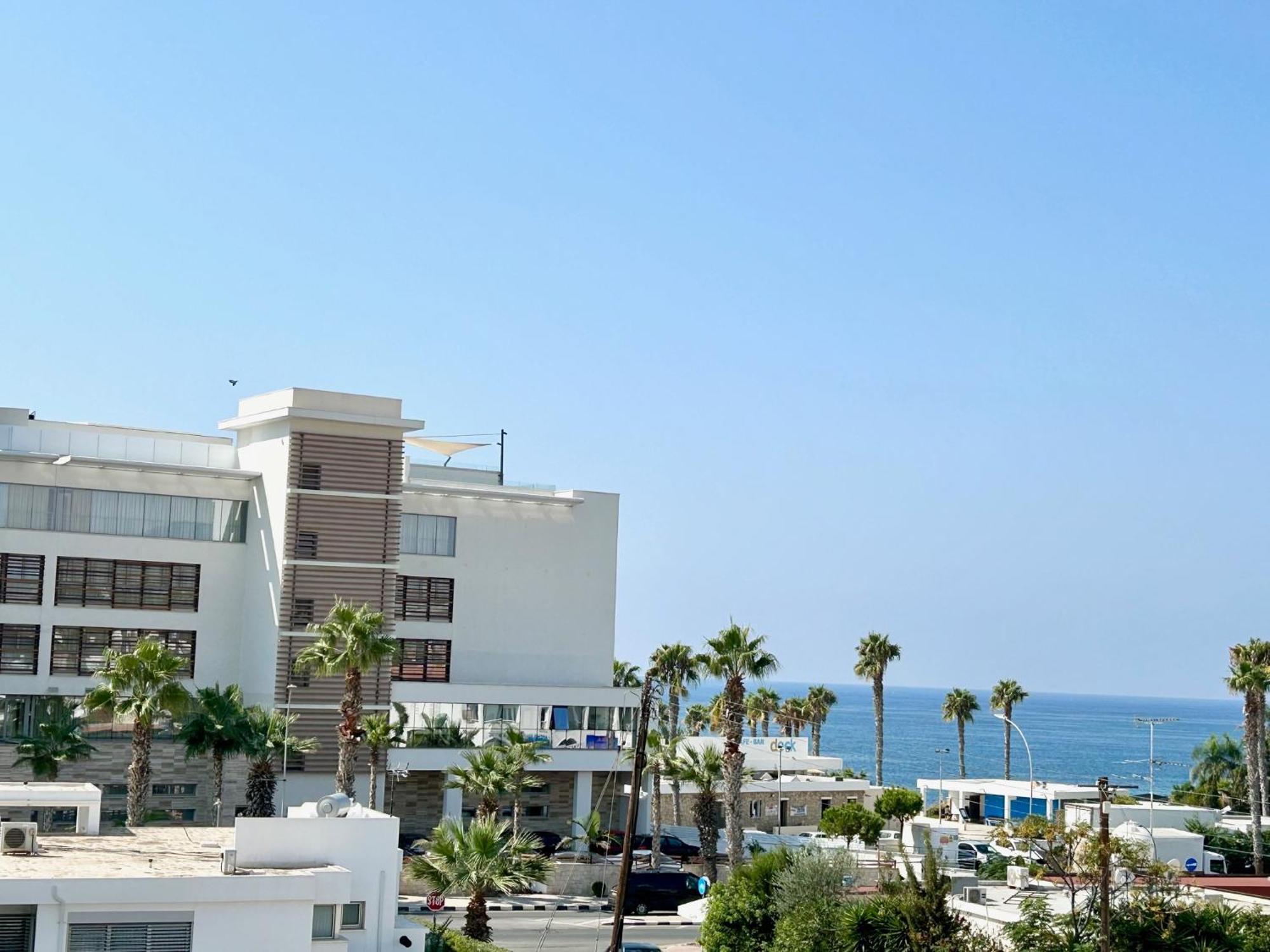 Sun Julz Apartments On The Beach Pafos Exterior foto