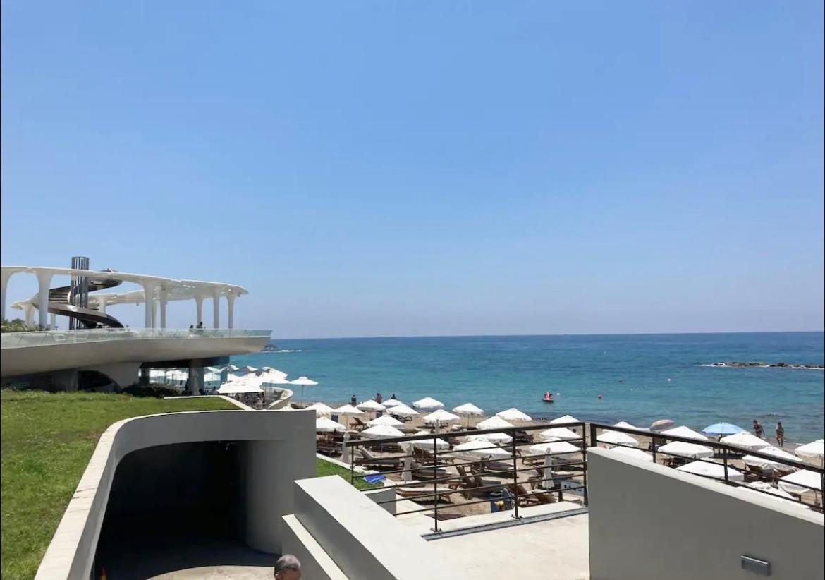 Sun Julz Apartments On The Beach Pafos Exterior foto