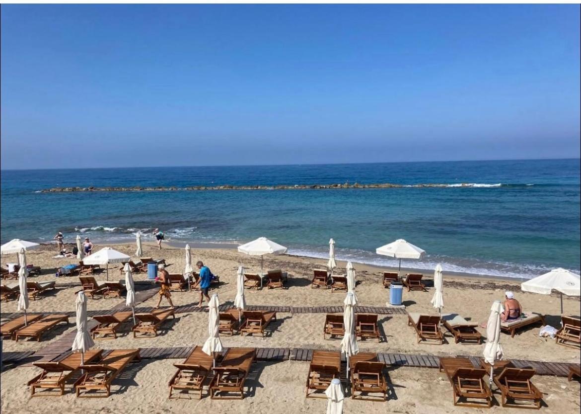 Sun Julz Apartments On The Beach Pafos Exterior foto