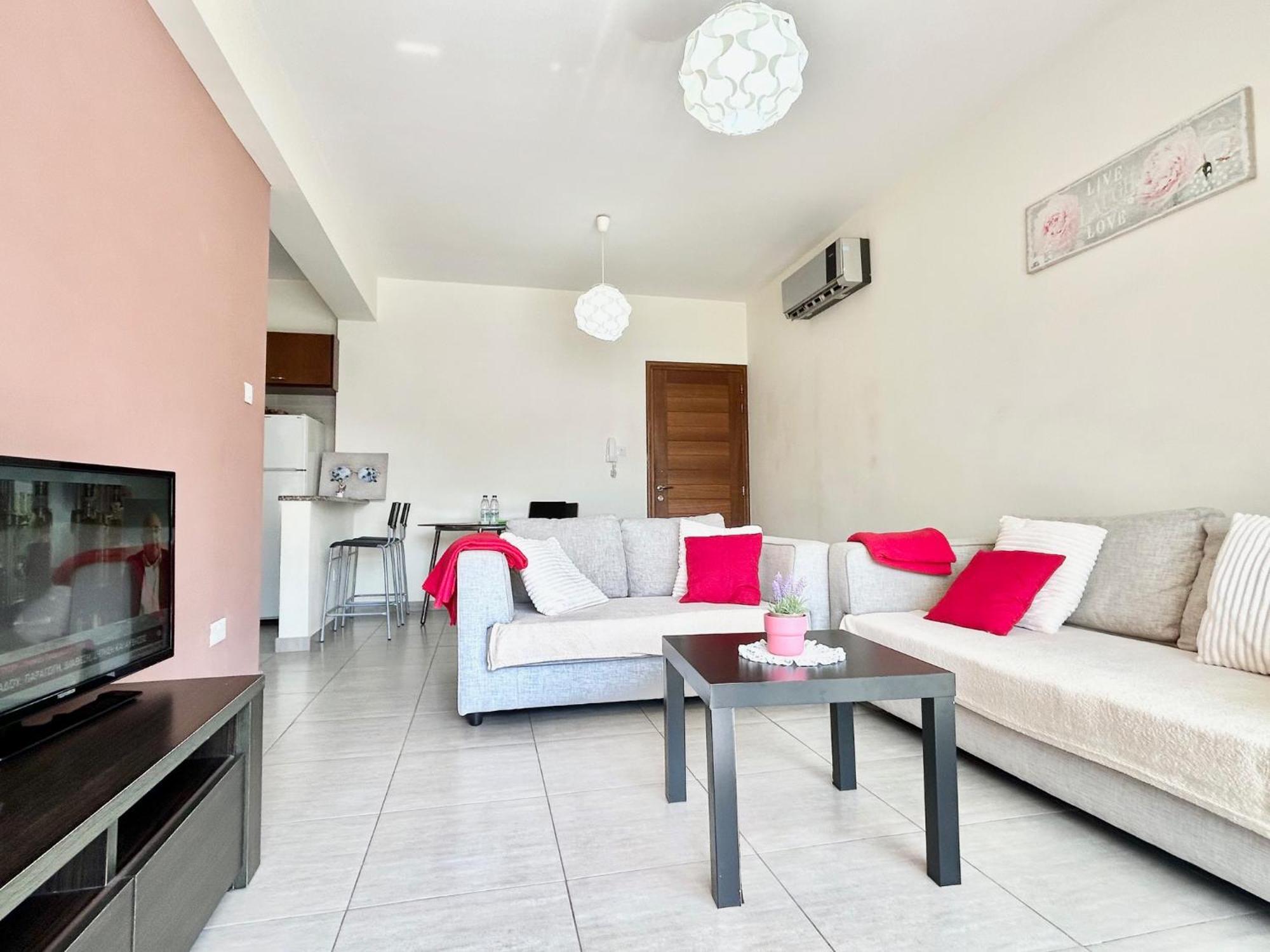 Sun Julz Apartments On The Beach Pafos Exterior foto