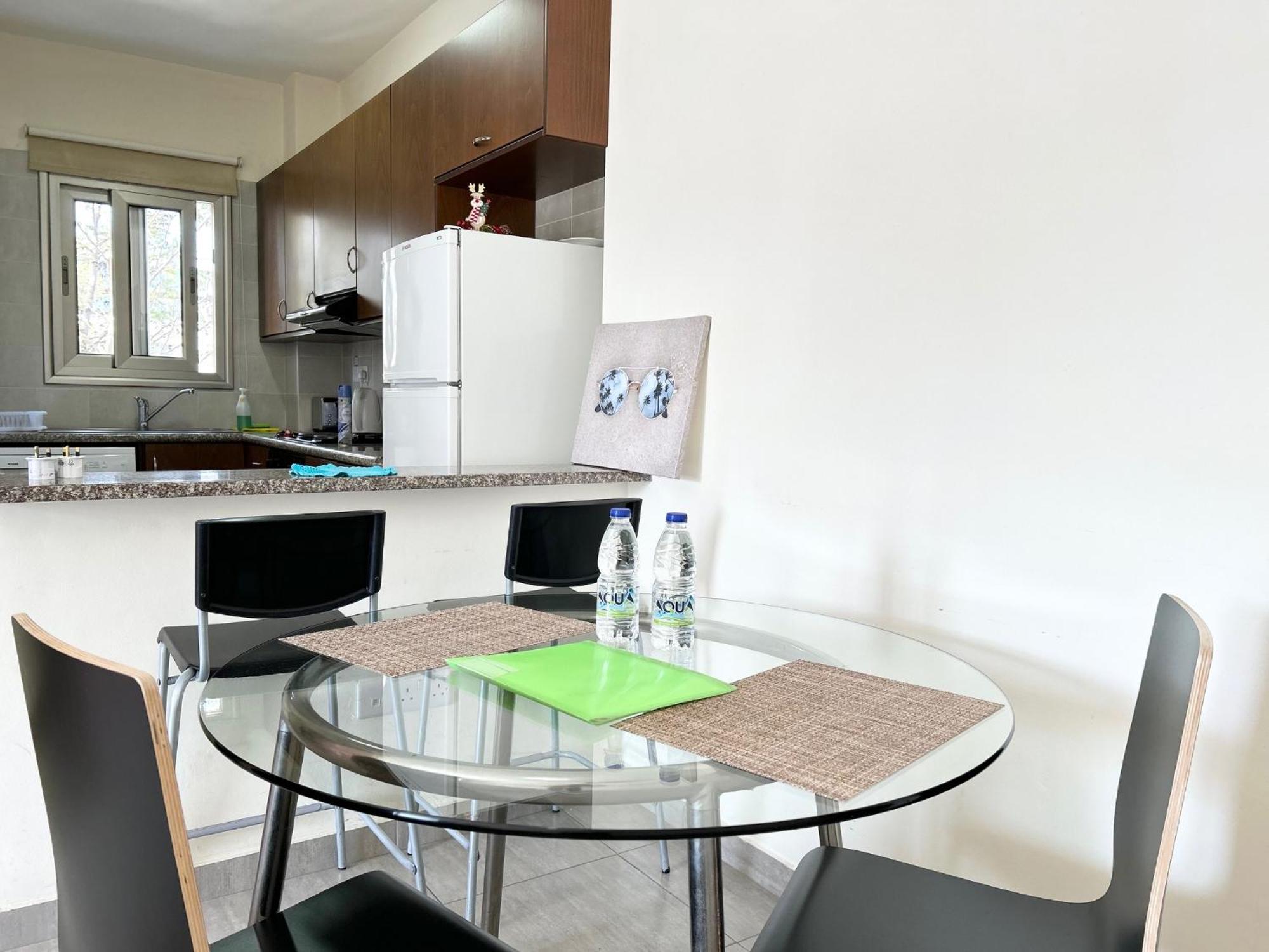 Sun Julz Apartments On The Beach Pafos Exterior foto