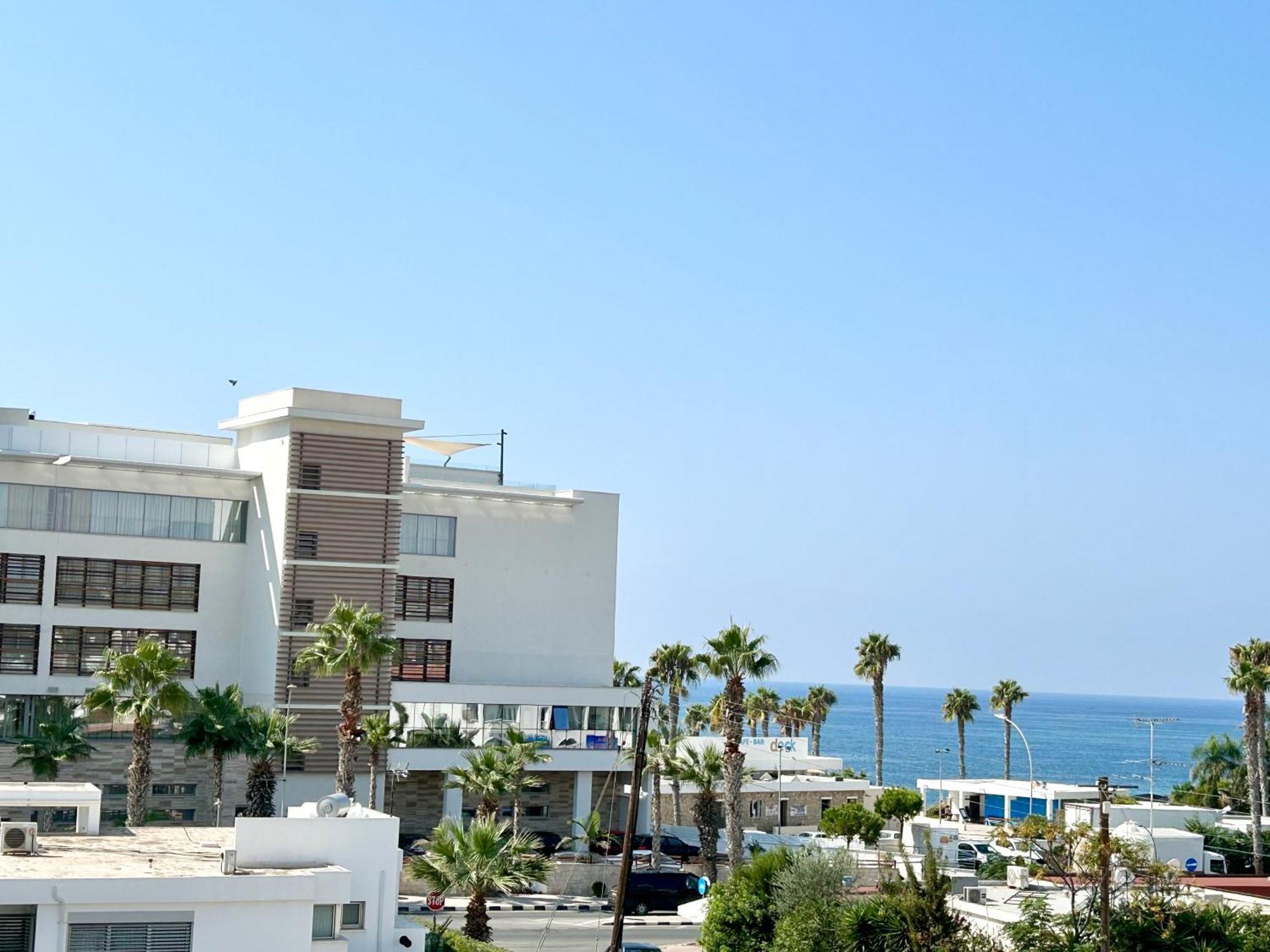 Sun Julz Apartments On The Beach Pafos Exterior foto