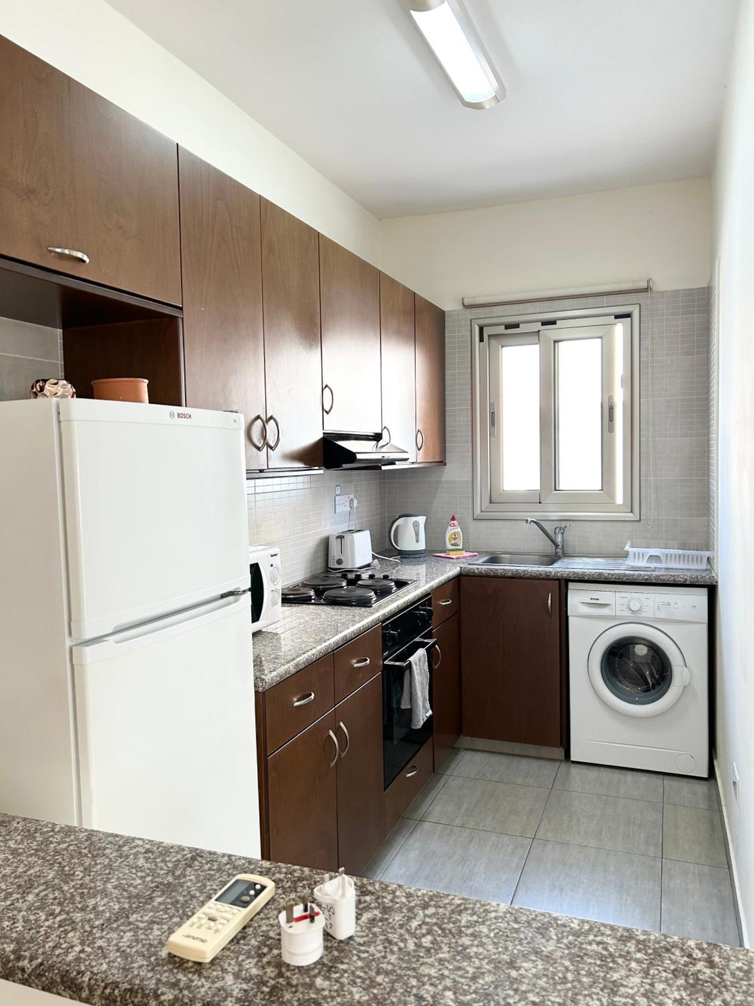 Sun Julz Apartments On The Beach Pafos Exterior foto