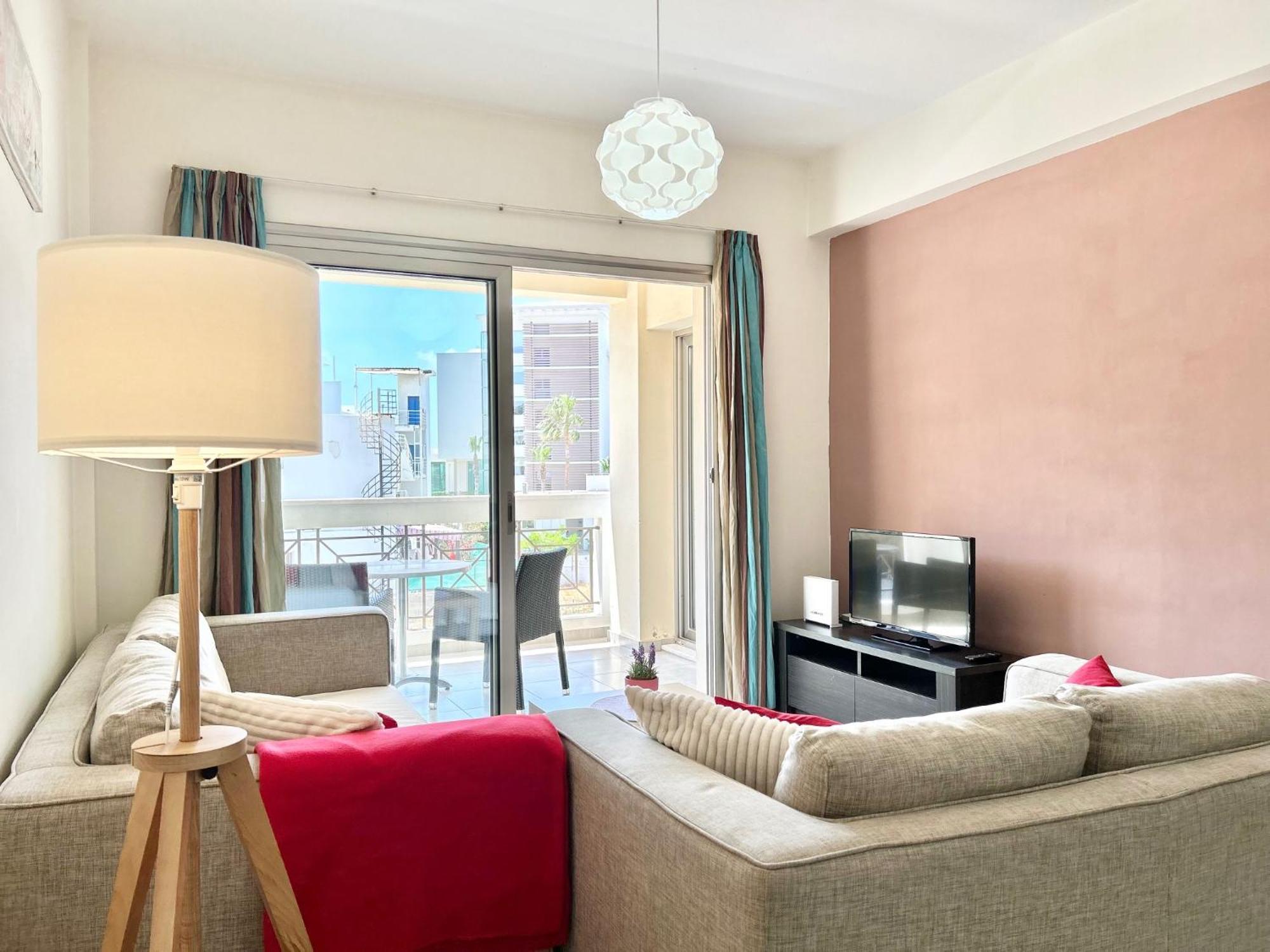 Sun Julz Apartments On The Beach Pafos Exterior foto