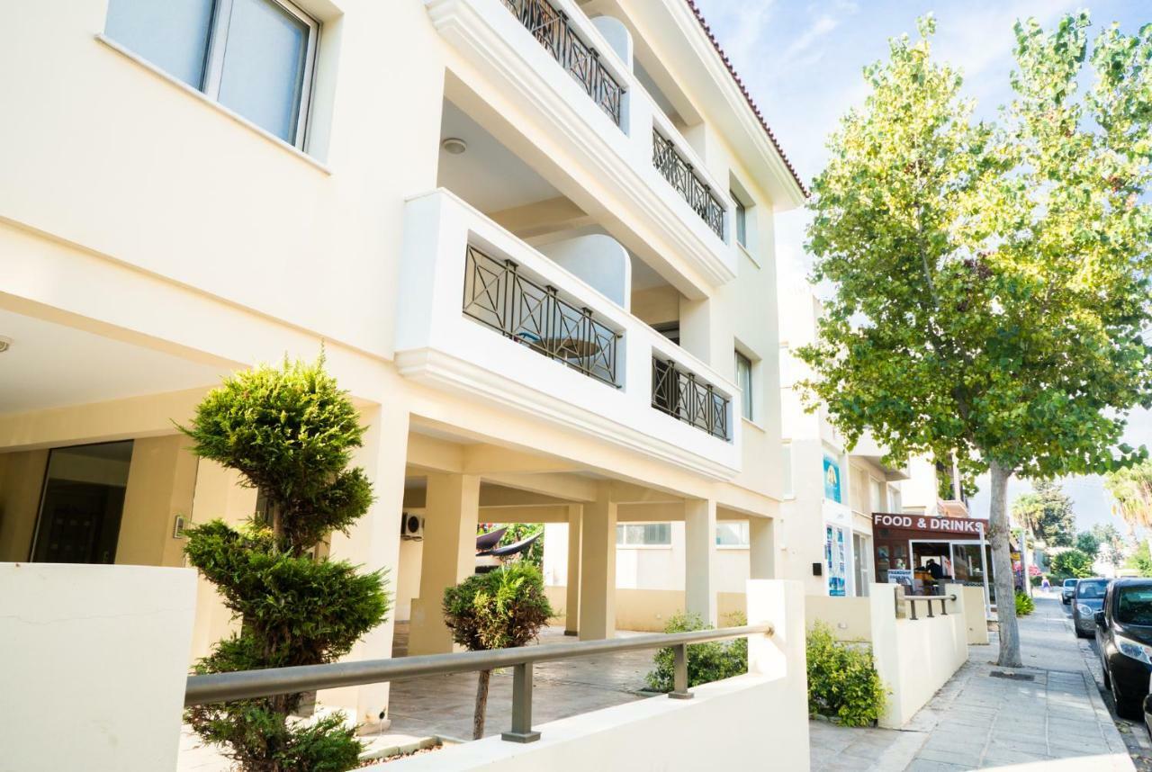 Sun Julz Apartments On The Beach Pafos Exterior foto